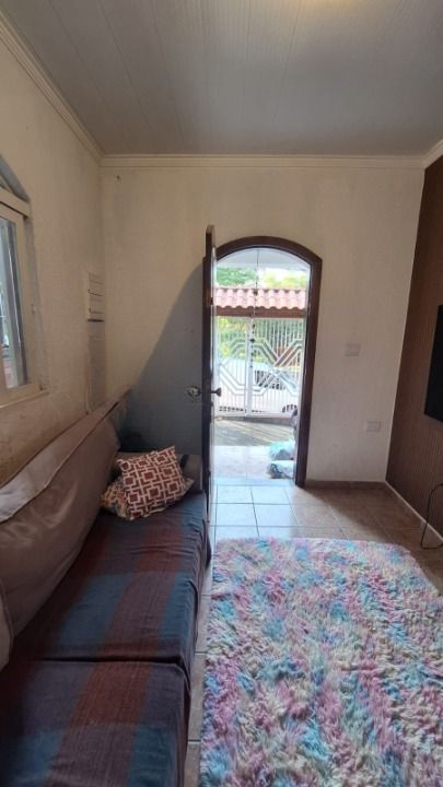 Casa à venda com 3 quartos, 90m² - Foto 2