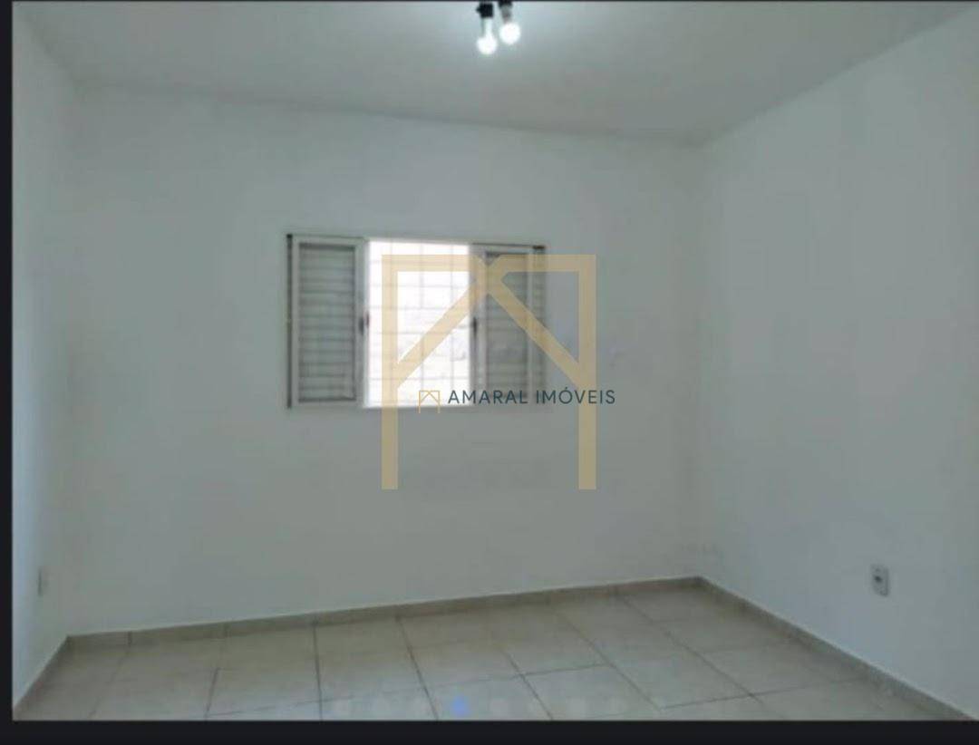 Casa para alugar com 2 quartos, 107m² - Foto 4