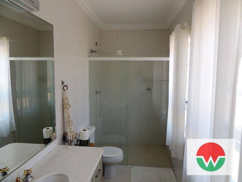 Casa de Condomínio para alugar com 3 quartos, 220m² - Foto 23