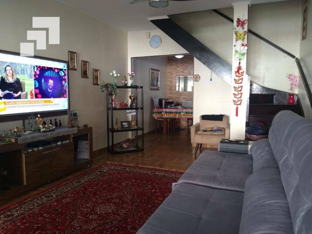 Sobrado à venda com 3 quartos, 180m² - Foto 2