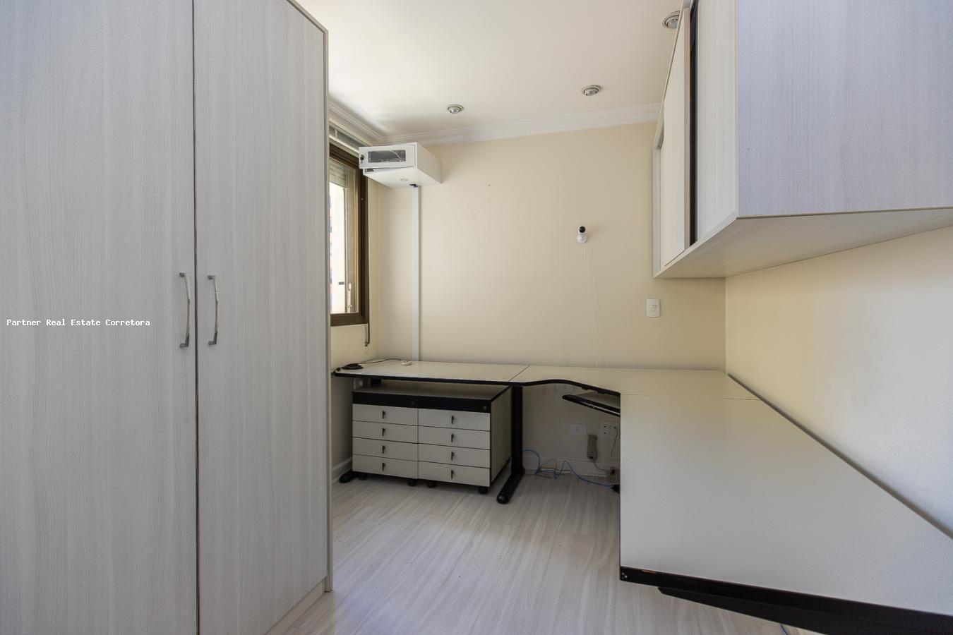 Apartamento à venda com 3 quartos, 203m² - Foto 27