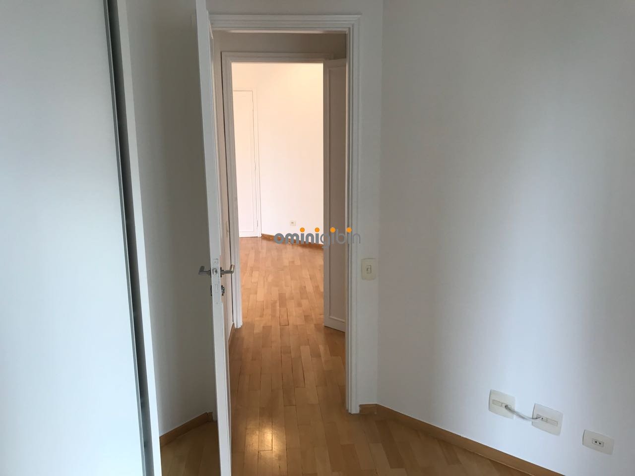 Apartamento à venda com 2 quartos, 67m² - Foto 9