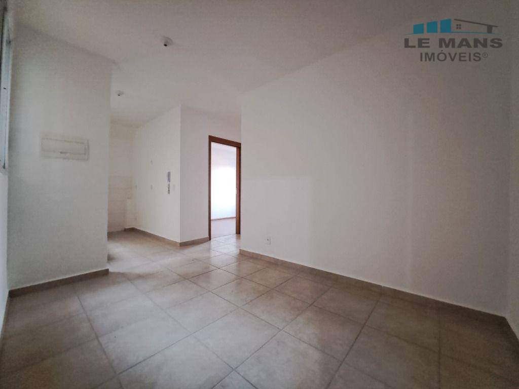 Apartamento para alugar com 2 quartos, 46m² - Foto 13