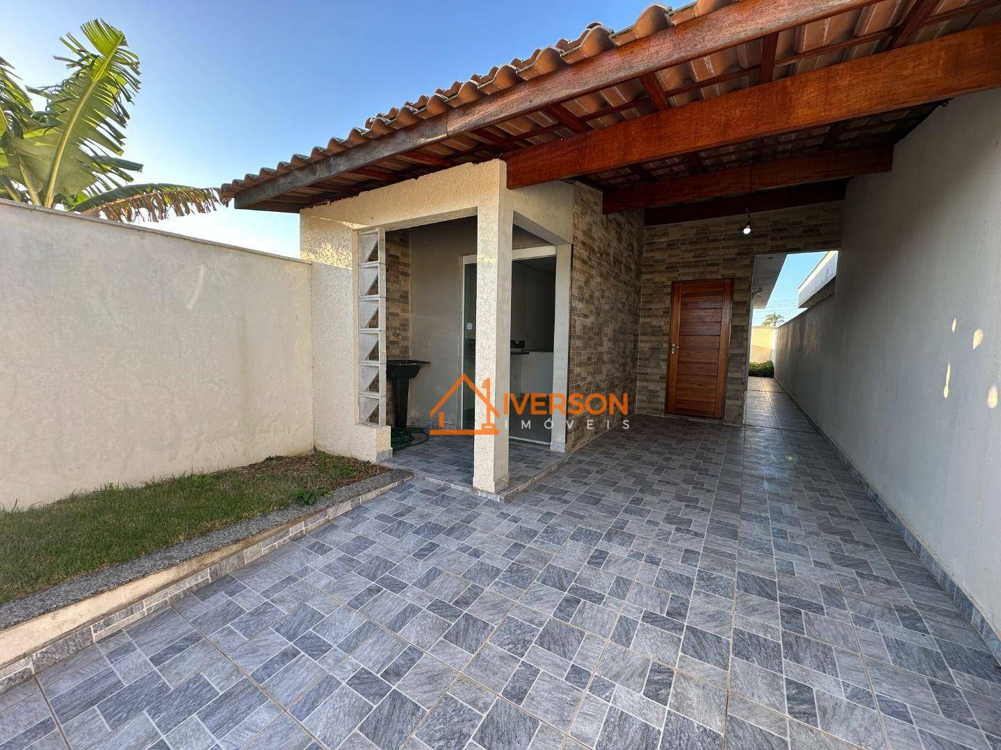 Casa à venda com 2 quartos, 69m² - Foto 2