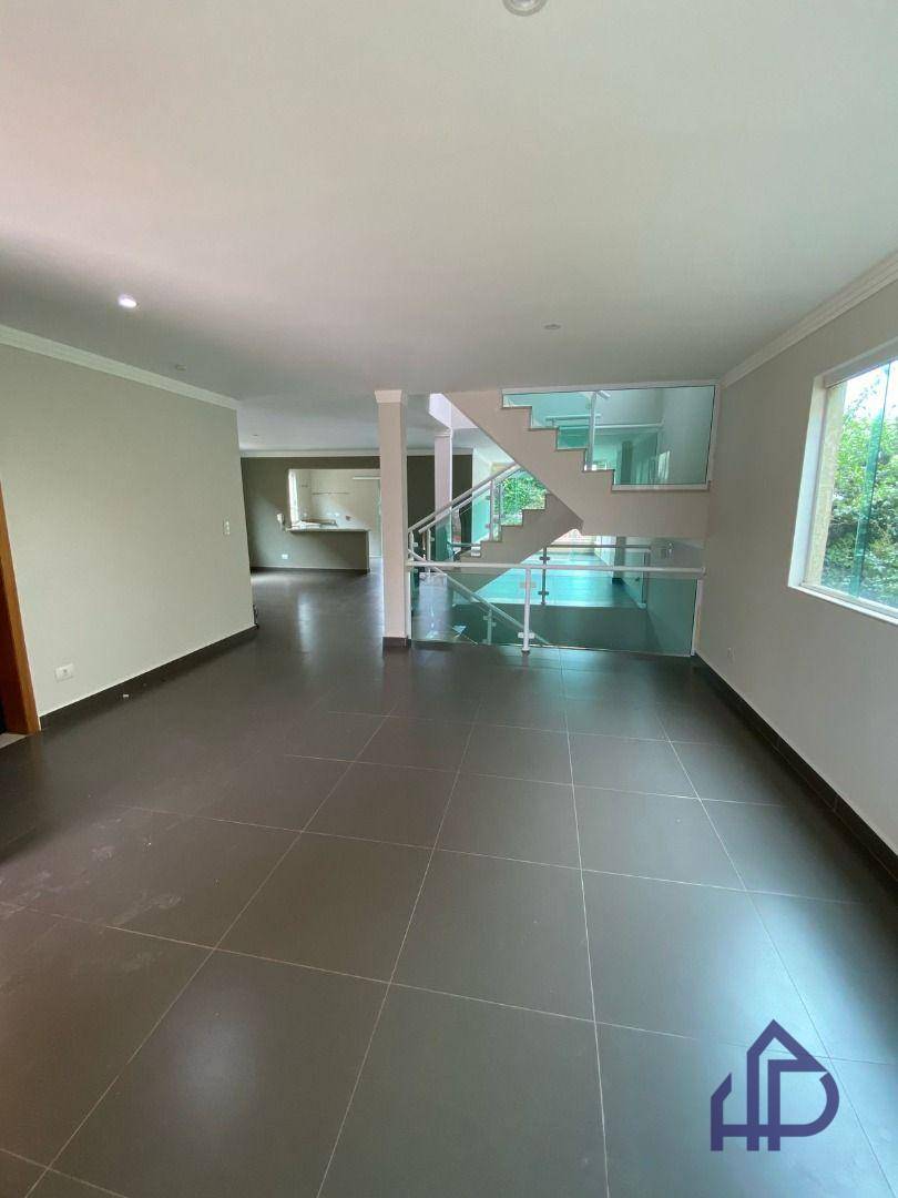 Casa para alugar com 3 quartos, 248m² - Foto 8