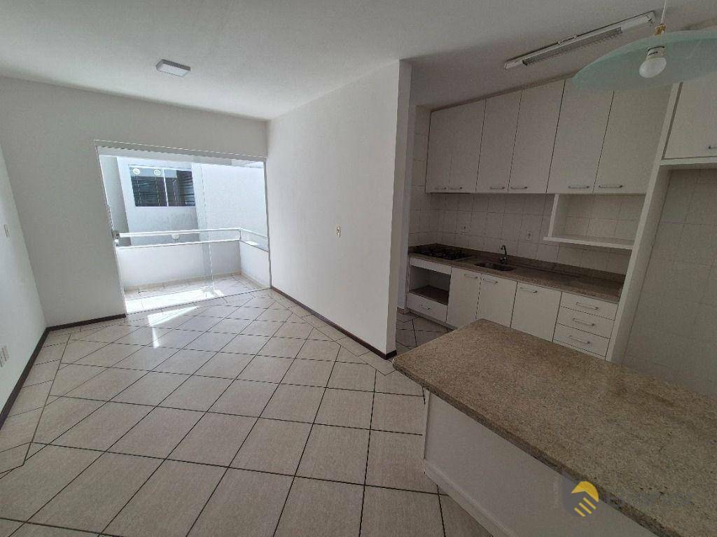 Apartamento à venda e aluguel com 2 quartos, 77m² - Foto 3