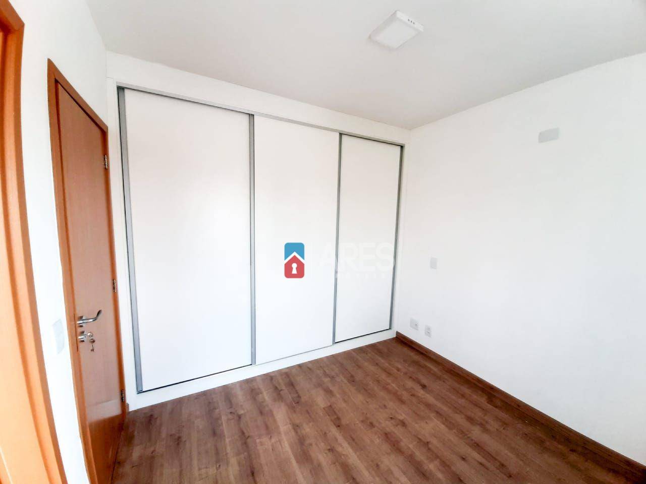 Apartamento para alugar com 3 quartos, 76m² - Foto 13