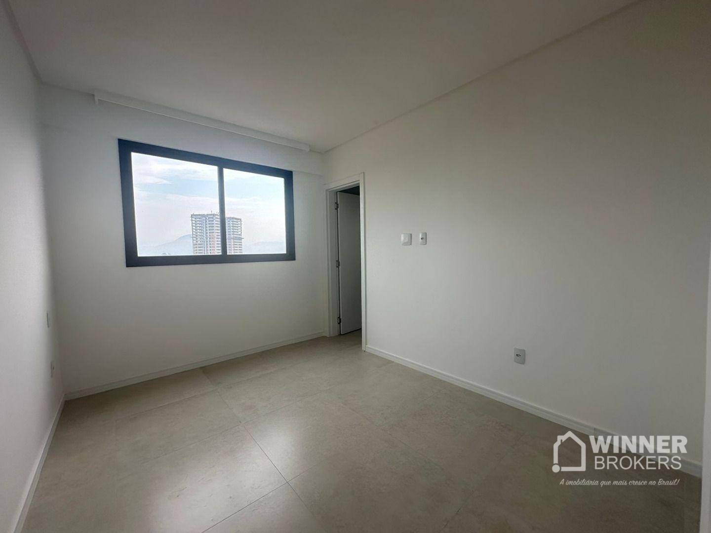 Apartamento à venda com 3 quartos, 105m² - Foto 8