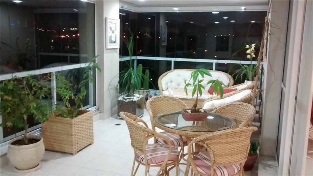 Apartamento à venda com 3 quartos, 234m² - Foto 2