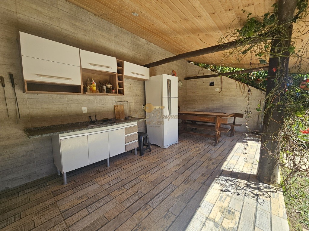 Casa à venda com 5 quartos, 271m² - Foto 9