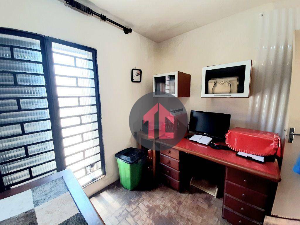 Casa à venda com 6 quartos, 260m² - Foto 10