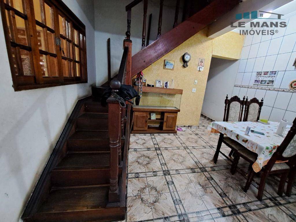 Casa à venda com 4 quartos, 154m² - Foto 8