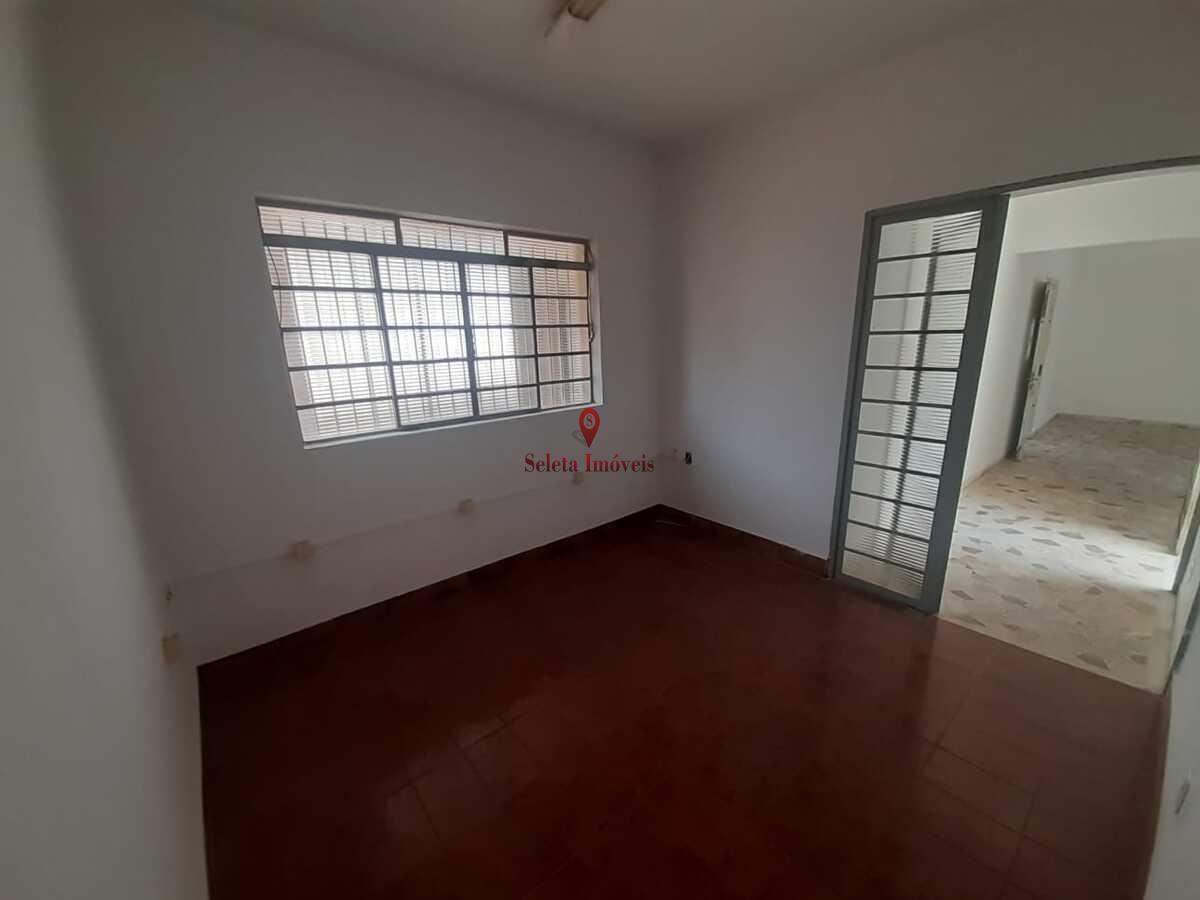 Casa para alugar com 6 quartos, 380m² - Foto 16