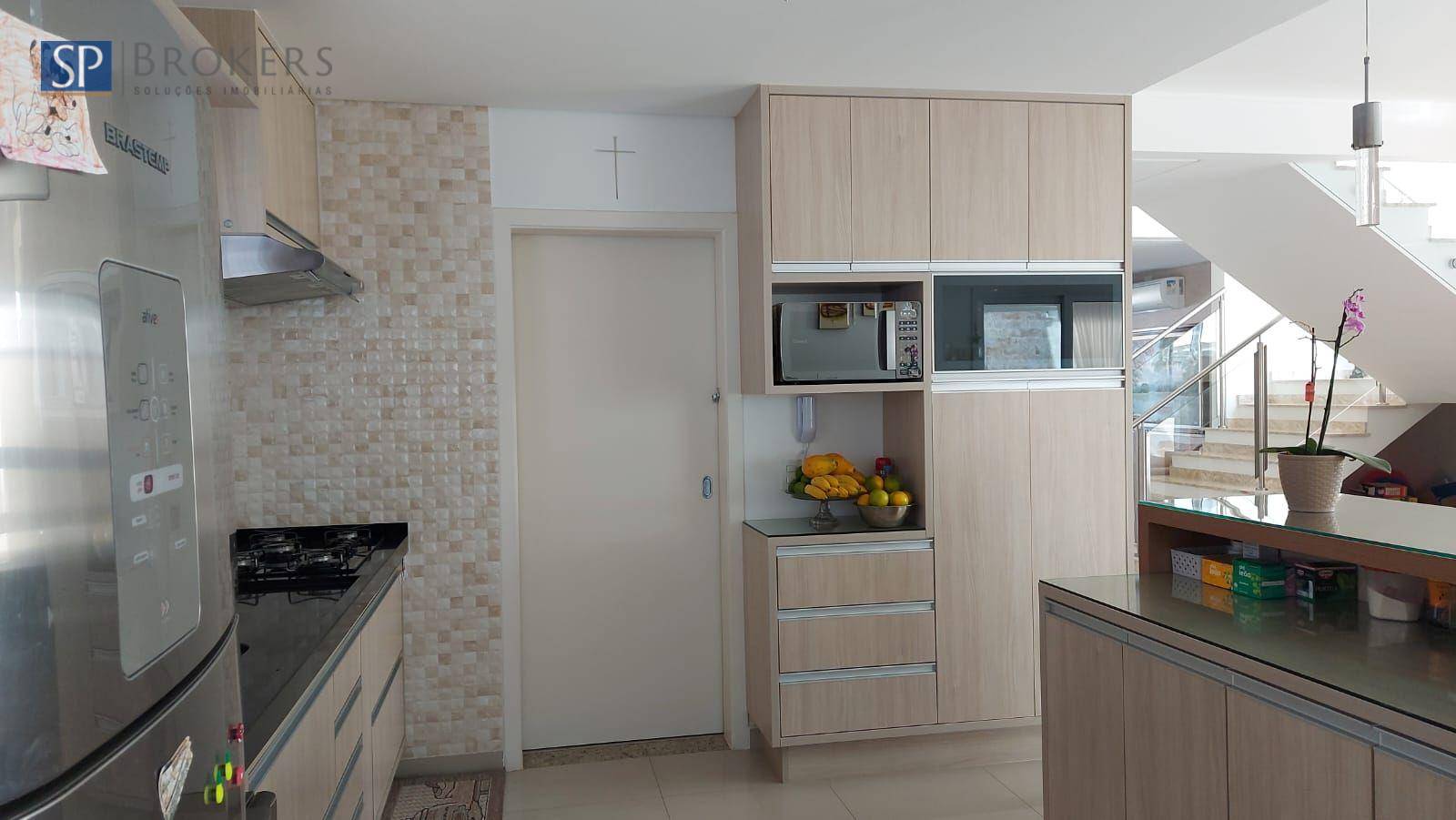 Casa à venda com 3 quartos, 206m² - Foto 7