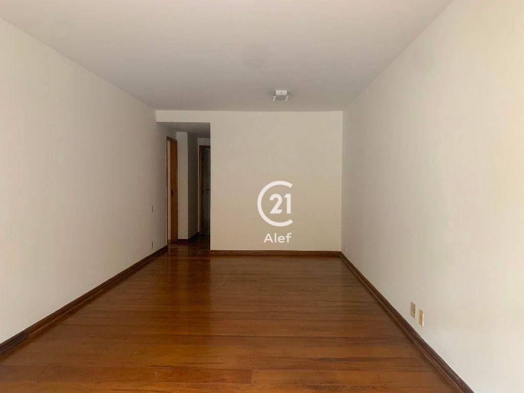 Apartamento para alugar com 3 quartos, 130m² - Foto 2