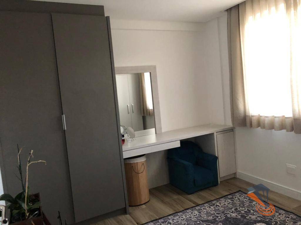 Apartamento à venda com 2 quartos, 64m² - Foto 5