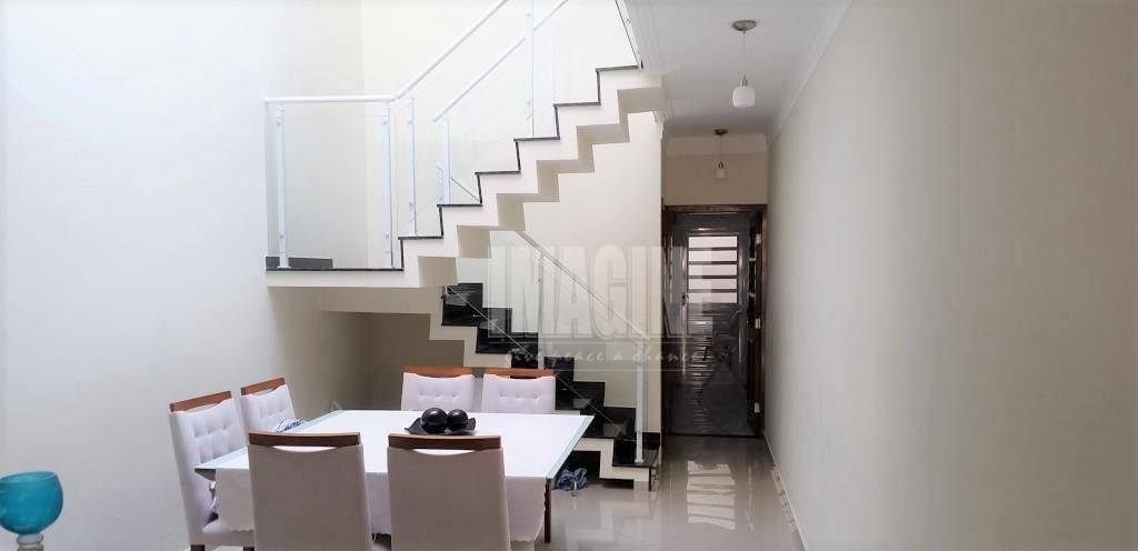 Sobrado à venda com 3 quartos, 180m² - Foto 1