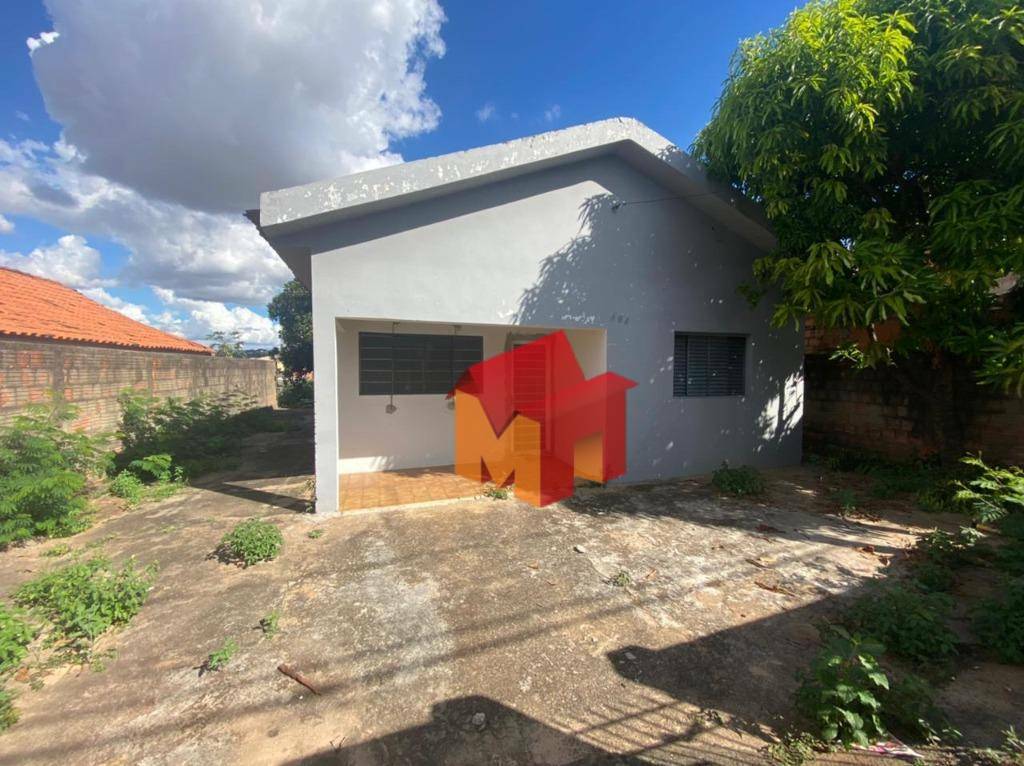 Casa à venda com 2 quartos, 100m² - Foto 2