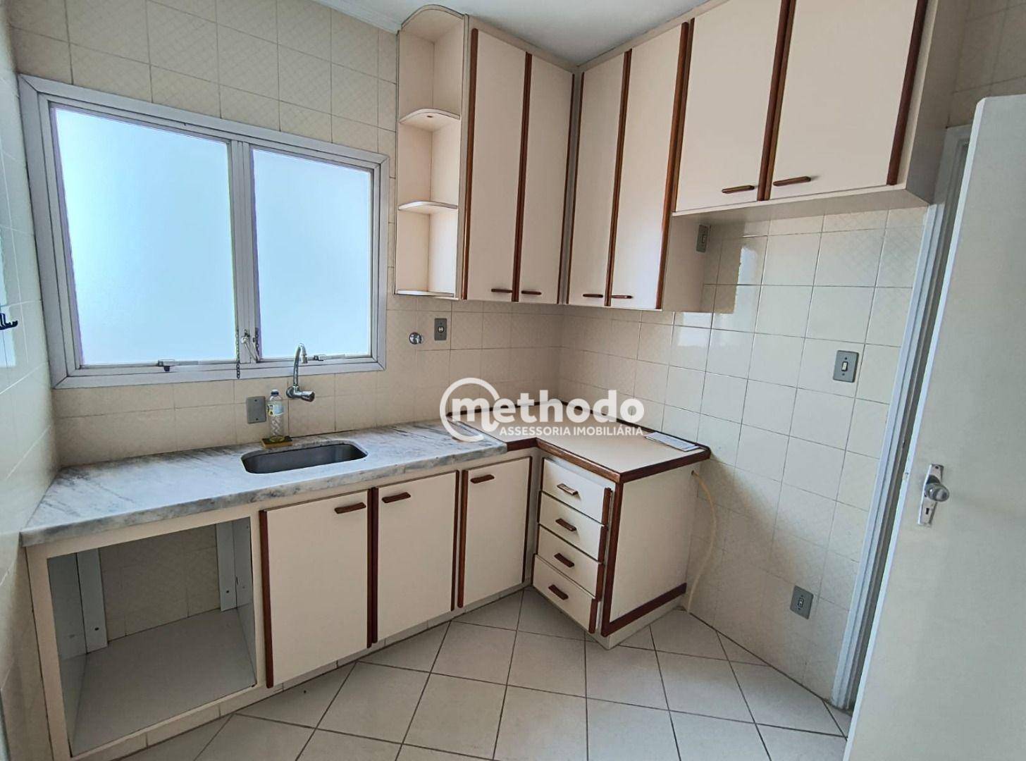 Apartamento à venda com 2 quartos, 70m² - Foto 2