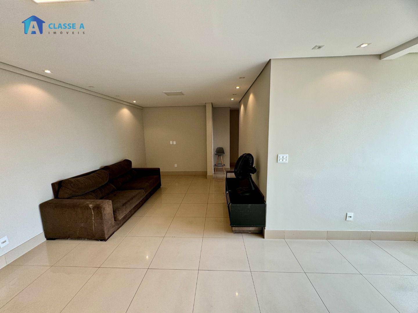 Apartamento à venda com 3 quartos, 90m² - Foto 2