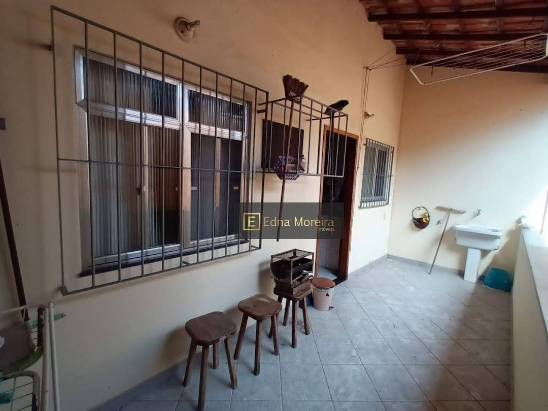 Casa à venda com 4 quartos, 187m² - Foto 8