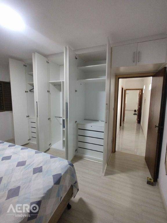 Casa à venda com 2 quartos, 115m² - Foto 2