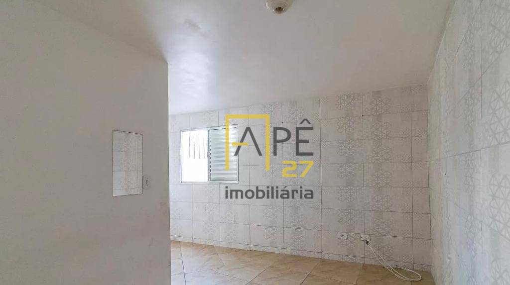 Casa para alugar com 1 quarto, 35m² - Foto 4