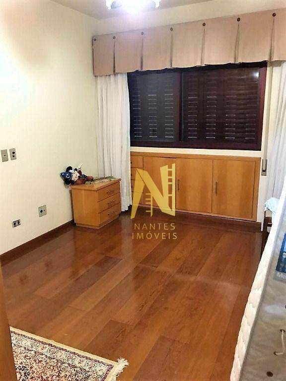 Apartamento à venda com 3 quartos, 226m² - Foto 12