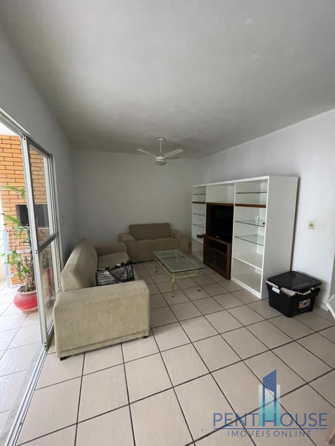 Apartamento à venda com 2 quartos, 100m² - Foto 2