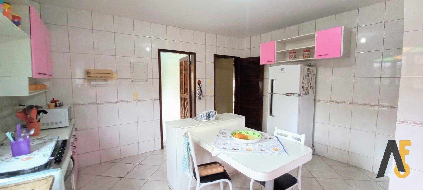 Casa de Condomínio à venda com 4 quartos, 350m² - Foto 16