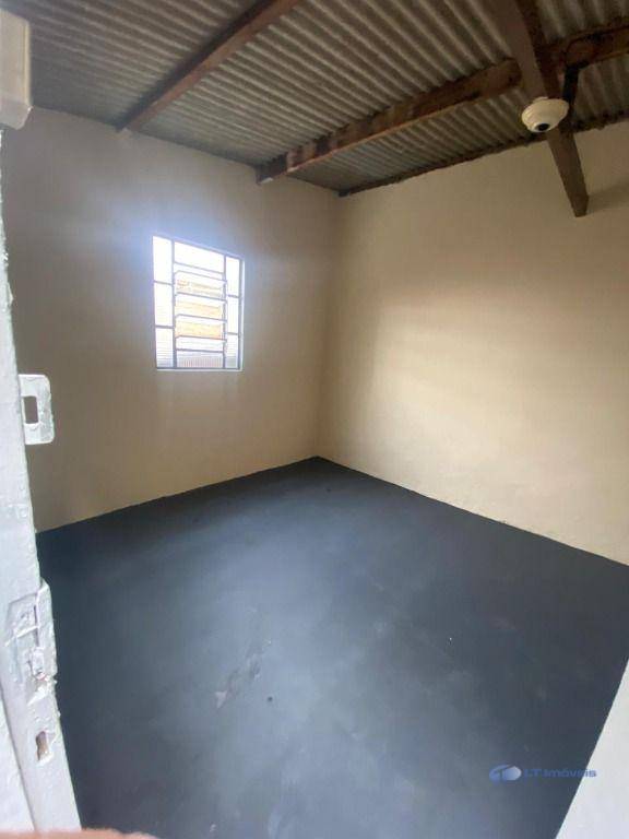 Casa para alugar com 1 quarto, 60m² - Foto 8