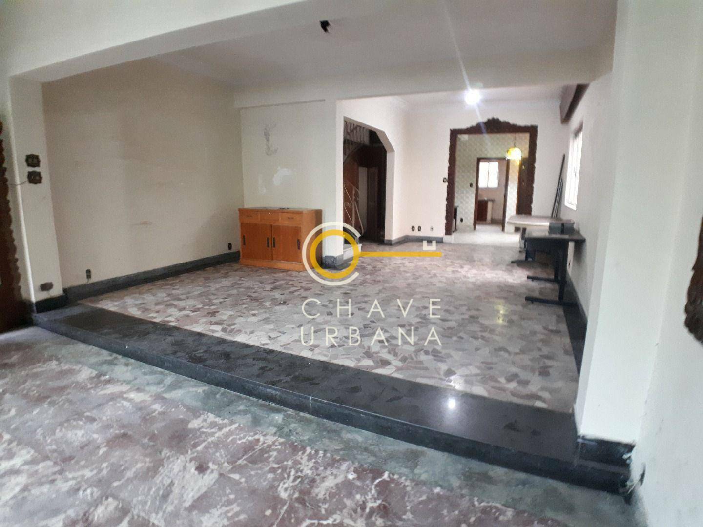 Casa para alugar com 3 quartos, 335m² - Foto 2