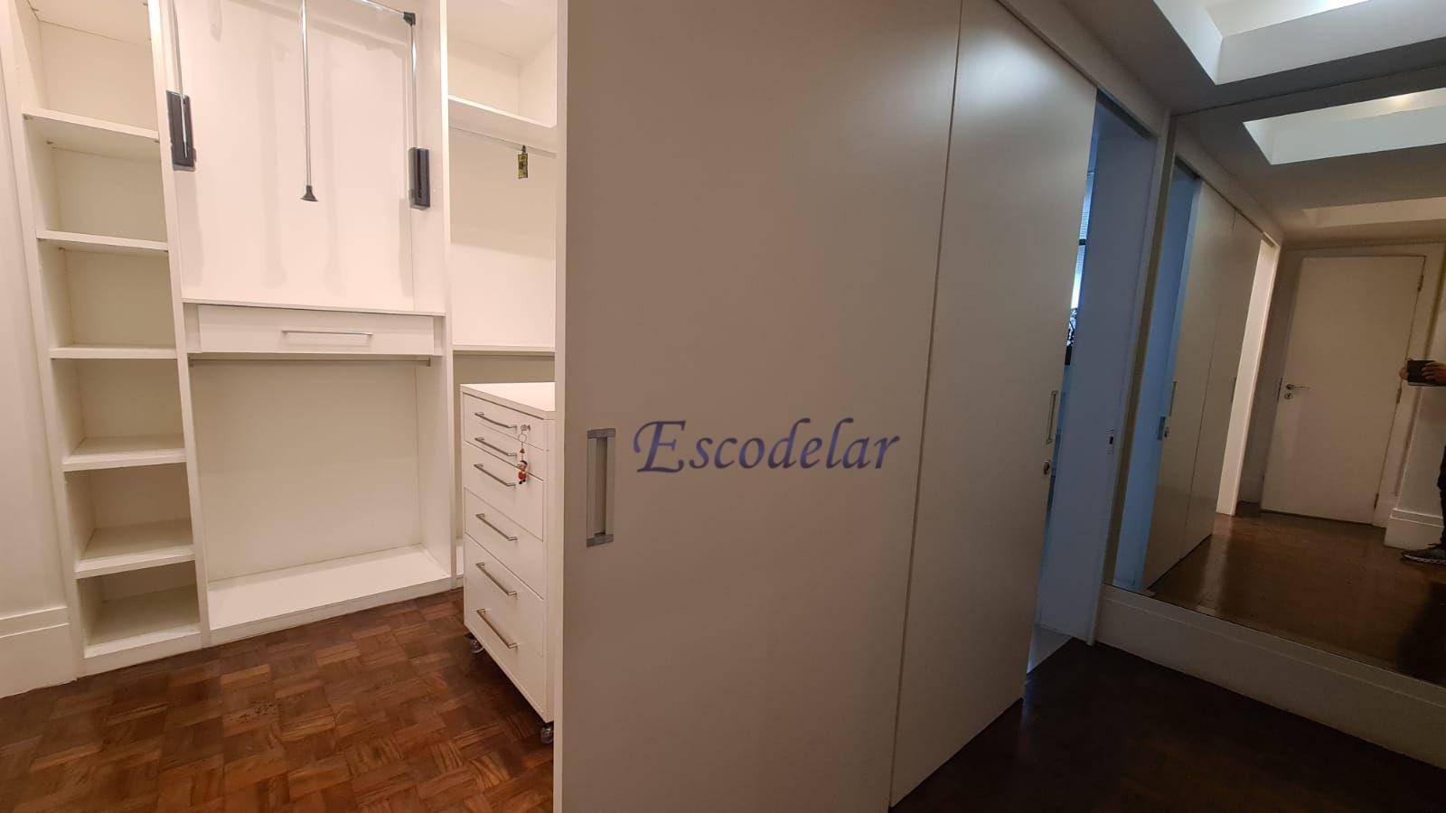 Apartamento para alugar com 3 quartos, 400m² - Foto 9