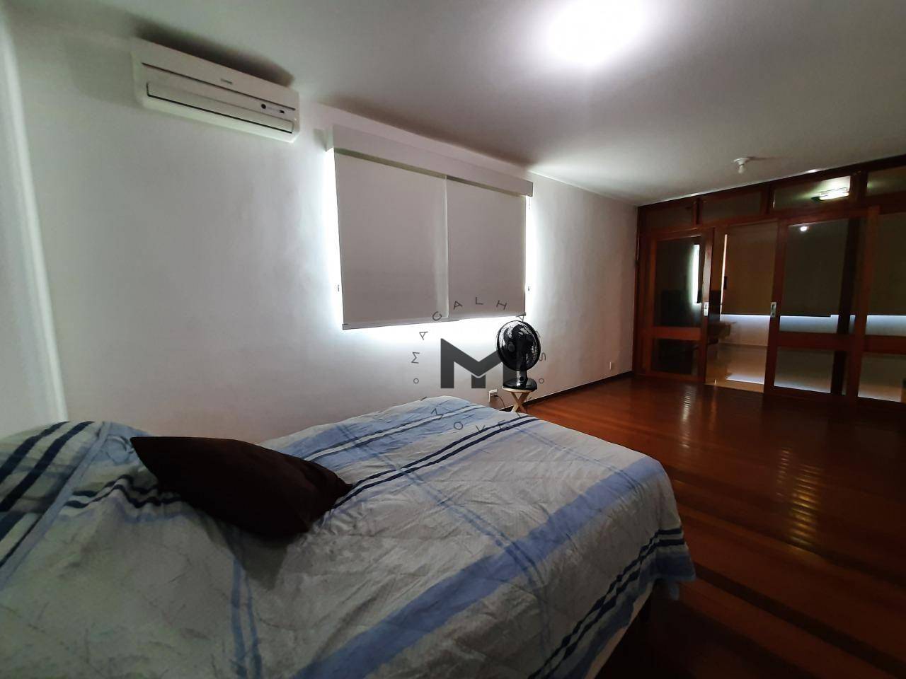 Casa à venda com 4 quartos, 260m² - Foto 14