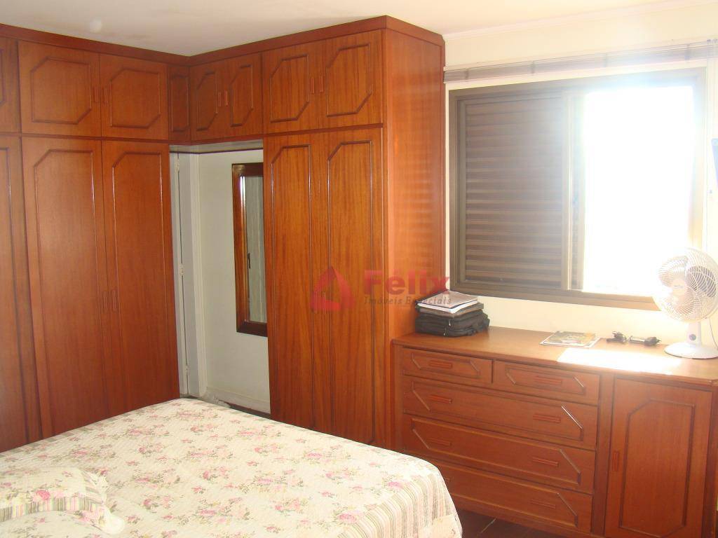 Apartamento à venda com 3 quartos, 153m² - Foto 7