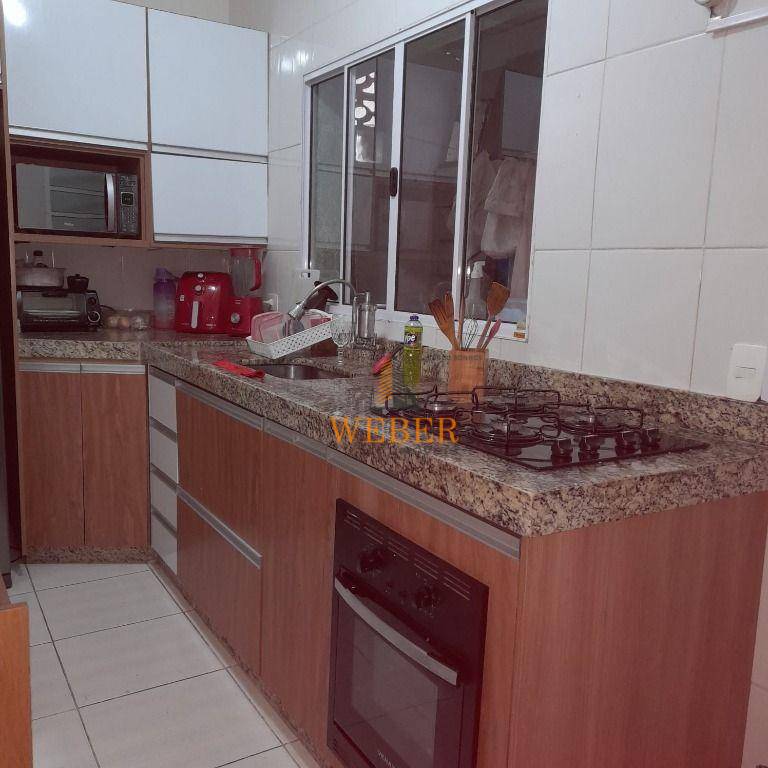 Casa à venda com 2 quartos, 70m² - Foto 14