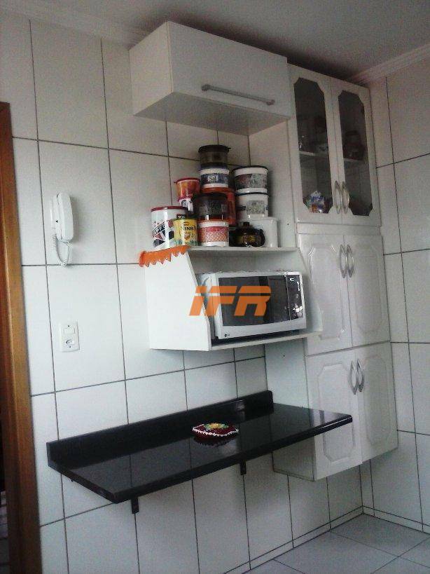 Apartamento à venda com 3 quartos, 83m² - Foto 3