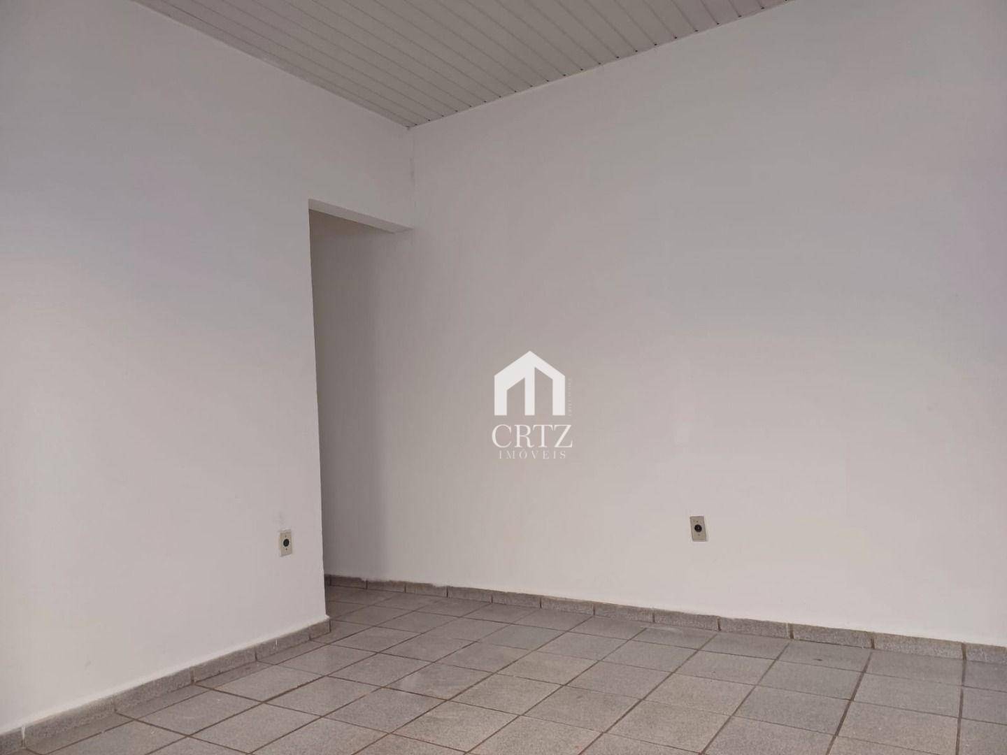 Casa à venda com 2 quartos, 61m² - Foto 2