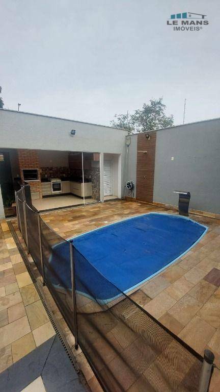 Casa à venda com 3 quartos, 99m² - Foto 2