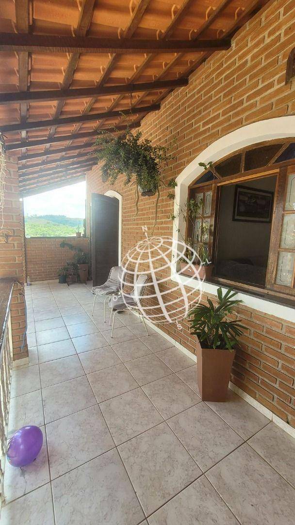 Casa à venda com 3 quartos, 70m² - Foto 2