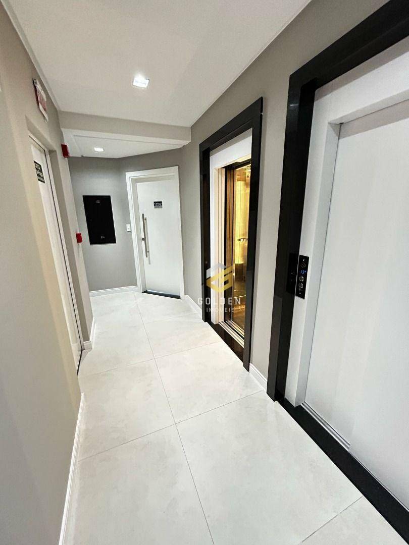 Apartamento para alugar com 2 quartos, 87m² - Foto 9