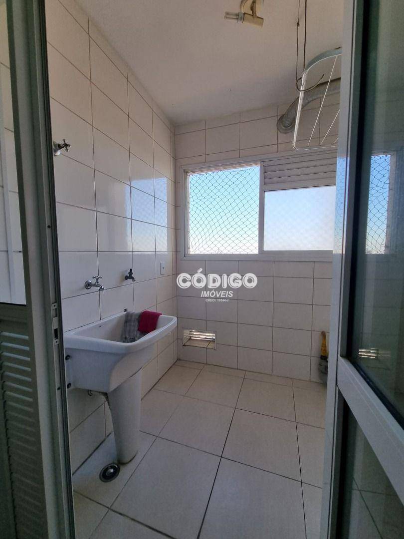 Apartamento para alugar com 2 quartos, 69m² - Foto 11