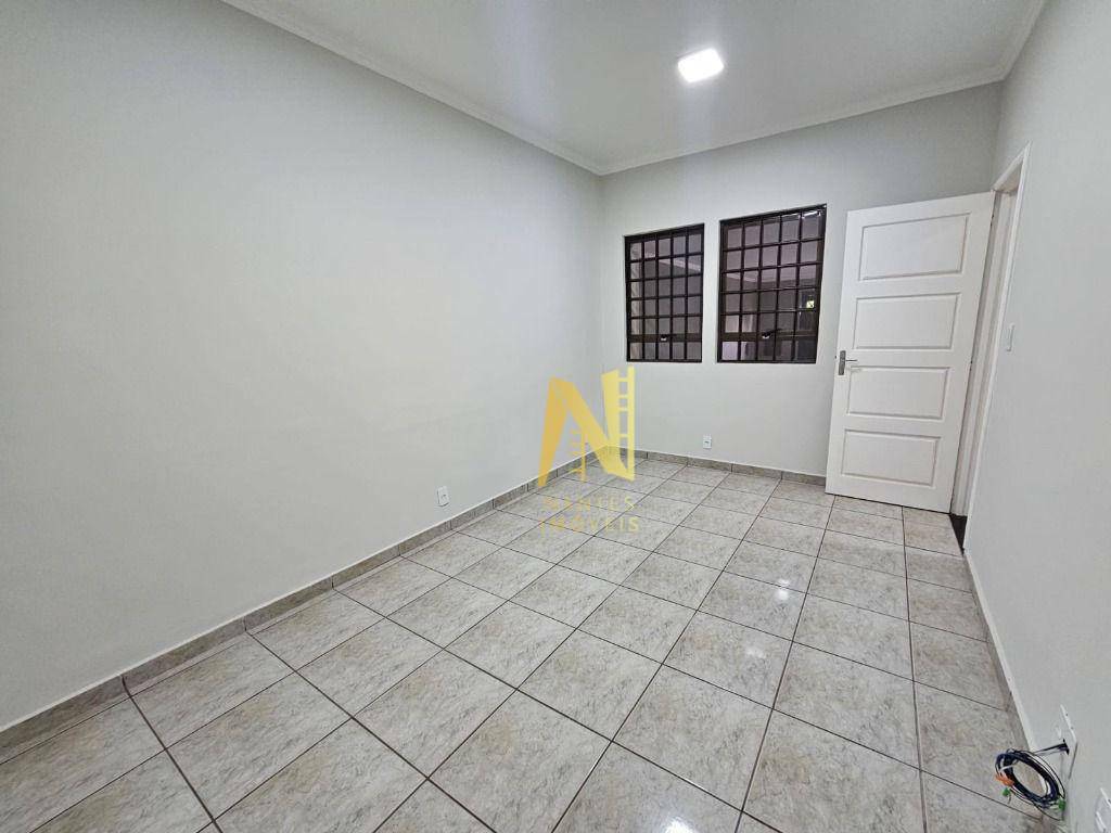 Casa à venda com 3 quartos, 162m² - Foto 9