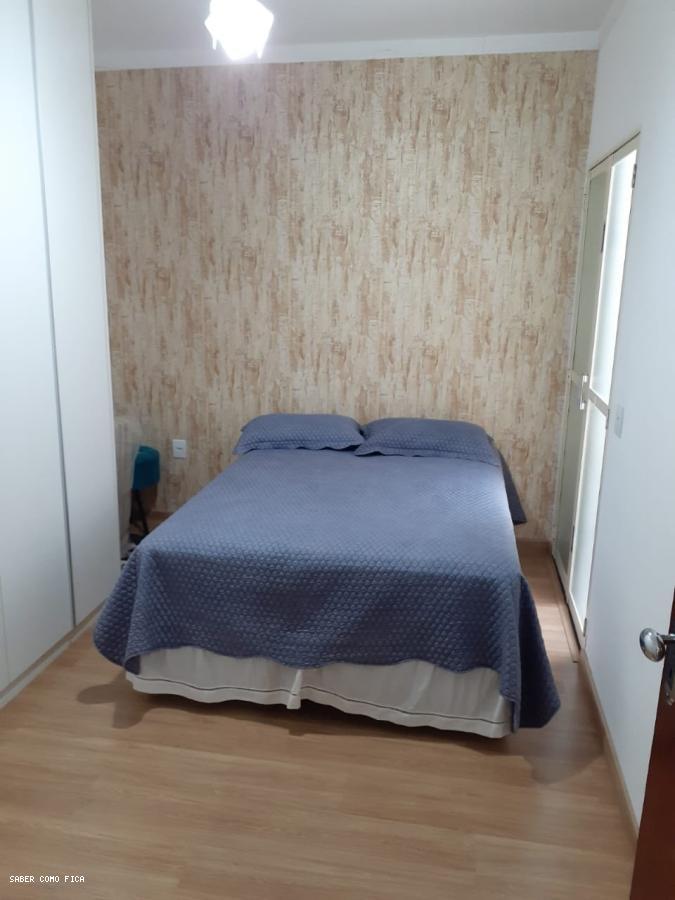 Casa à venda com 3 quartos, 300m² - Foto 8