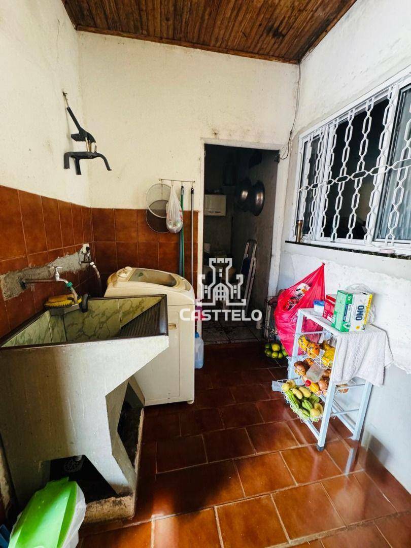 Casa à venda com 3 quartos, 90m² - Foto 12