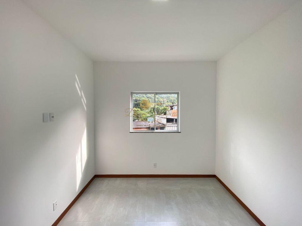 Casa à venda com 2 quartos, 80m² - Foto 7
