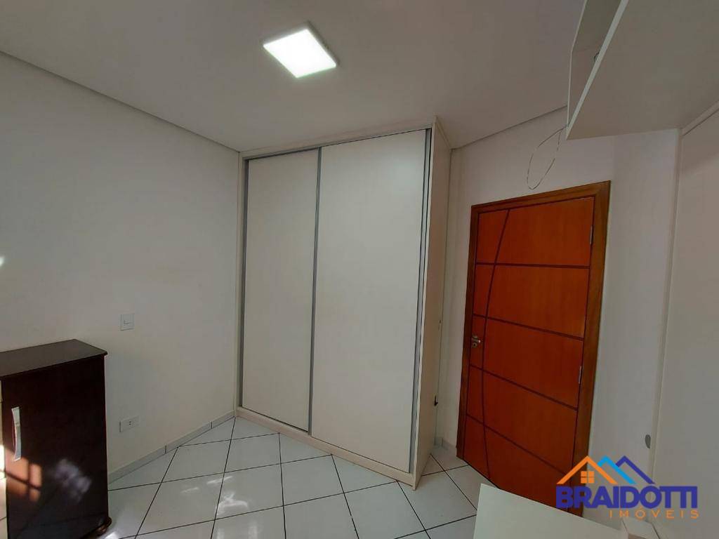 Casa à venda com 3 quartos, 204m² - Foto 8