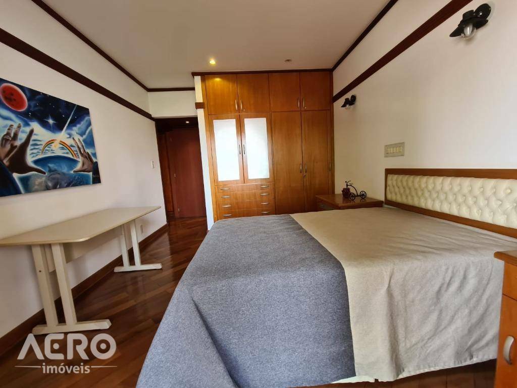 Casa à venda com 3 quartos, 279m² - Foto 6