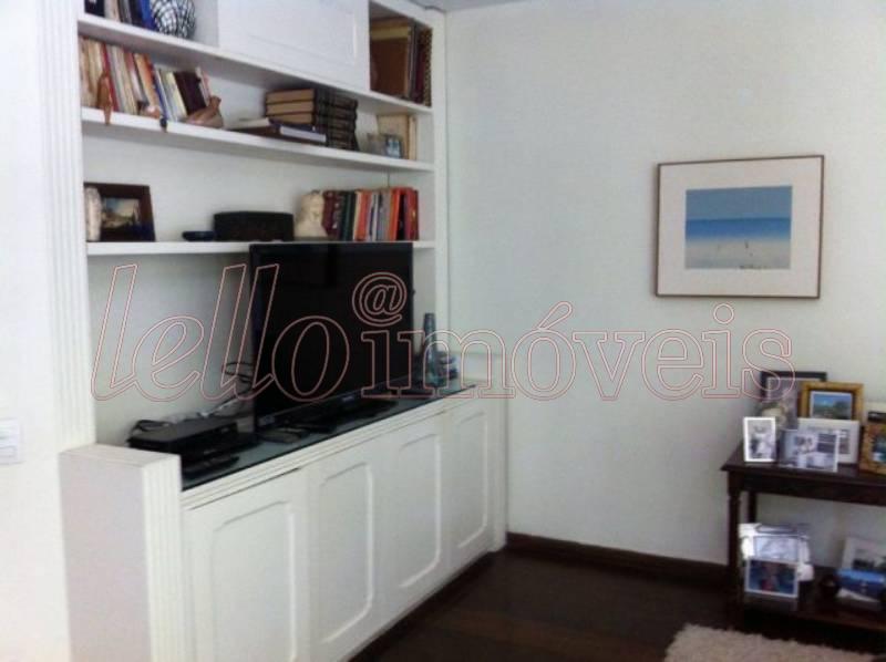 Apartamento à venda com 3 quartos, 211m² - Foto 2