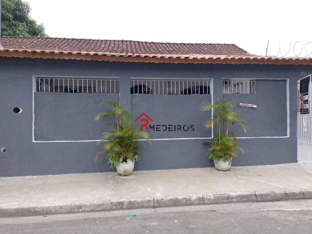 Casa à venda com 2 quartos, 64m² - Foto 2